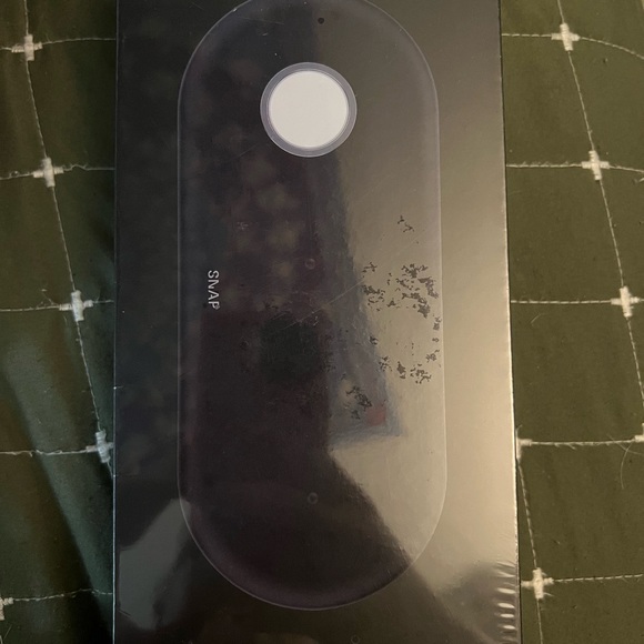 Snap charging station for Samsung or android phone, earbuds and watch - Picture 2 of 4